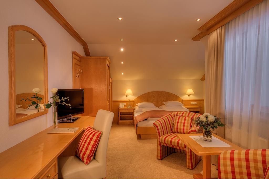 Hotel Palin Ischgl Ruang foto