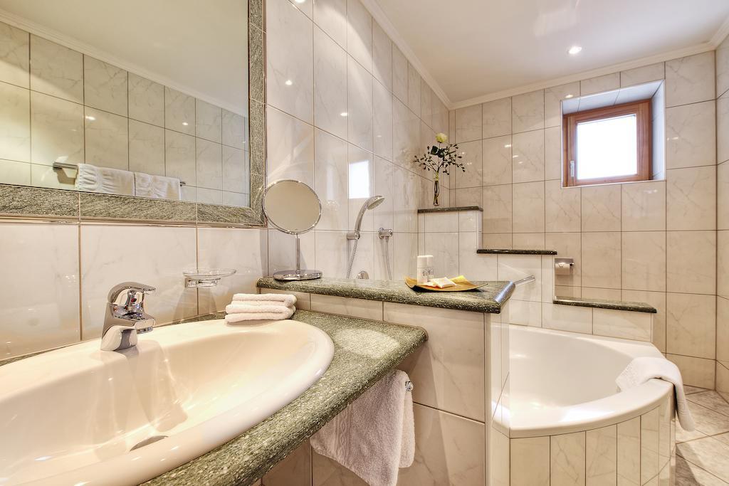 Hotel Palin Ischgl Ruang foto